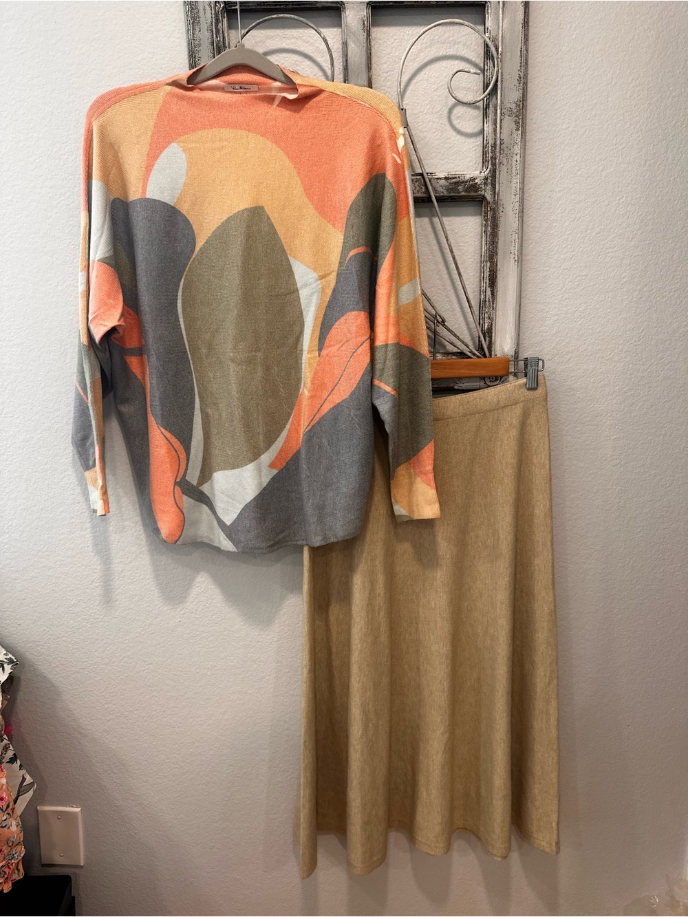 MILANO Abstract Pattern Long-Sleeve Women's Sweater and matching Skirt